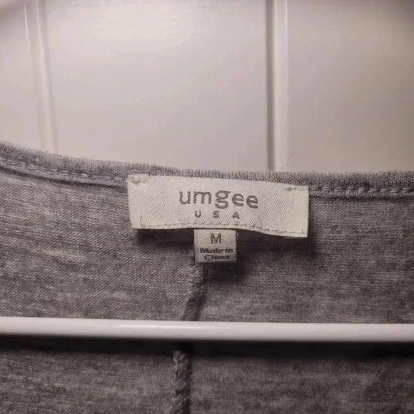 Umgee high low top long sleeve size medium - Picture 5 of 7